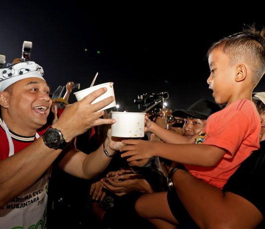 Rujak Phoria 2026 Pecah, Festival Kuliner Ikonik Surabaya Dipenuhi Antusiasme Warga