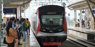 Demi Keselamatan, Ini Aturan Penting Pengguna Saat Naik dan Turun Commuter Line Di Area Peron