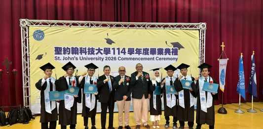 Tujuh Mahasiswa UNUSA Lulus Program INTENSE di Taiwan, Rektor Sampaikan Commencement Address