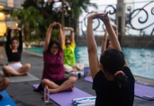 Wyndham Surabaya City Centre Peringati Hari Yoga Internasional 2026 dengan Sunset Yoga