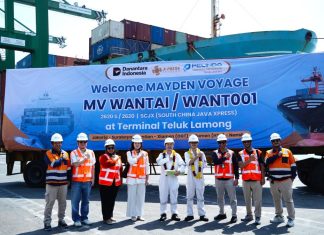 Layanan SCJX X-Press Feeders Masuk TPK Teluk Lamong, Perkuat Akses Perdagangan Surabaya-Tiongkok