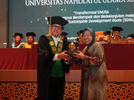 Risma Sampaikan Pidato Utama di Sidang Terbuka Senat Akademik Dies Natalis Ke 13 Unusa
