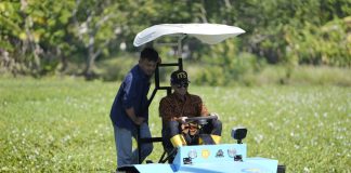 Atasi Pertanian Lahan Gambut, ITS Ciptakan Traktor Perahu Listrik