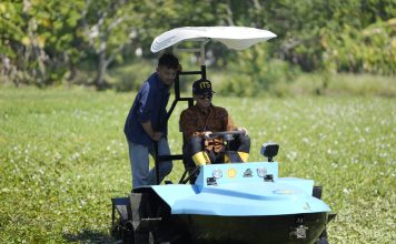Atasi Pertanian Lahan Gambut, ITS Ciptakan Traktor Perahu Listrik