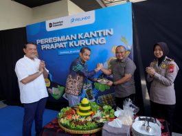Dukung Penataan Kawasan dan Pemberdayaan PKL : Pelindo Regional 3 Sub Regional Jawa Resmikan Kantin Transit Area Mirah Pelabuhan Tanjung Perak