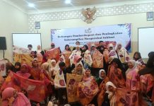 PLN UIT JBM Dorong Masyarakat Inklusif, Bekali 100 Peserta dengan Pelatihan Bahasa Isyarat dan Batik Eco Print di Probolinggo