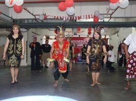 Beragam Busana Adat dan Lomba Kemerdekaan Semarakkan Perayaan HUT RI Ke 81 di Swiss-Belinn Manyar Surabaya