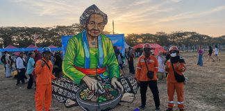 PLN UIT JBM Kawal Keseruan Surabaya Kite Festival dengan Kesiapsiagaan Kelistrikan