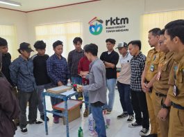 Warga Sekitar Pabrik Solusi Bangun Indonesia Belajar Sablon, Bidik Peluang Usaha hingga Buka Lapangan Kerja