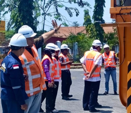 KSOP Utama Tanjung Perak Tinjau Kesiapan E-RTG Baru di Terminal Petikemas Nilam