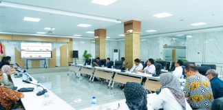 Kunjungi TPS, Kemenko Infrastruktur dan Pembangunan Kewilayahan Tinjau Penguatan Konektivitas Maritim dan Multimoda di Pelabuhan Tanjung Perak